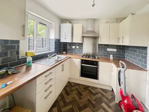 KITCHEN- click for photo gallery